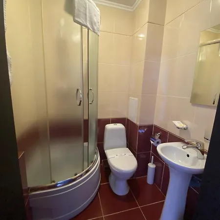 Amber & Cafe 3* Bohorodchany