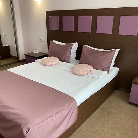 Amber & Cafe Hotel 3*