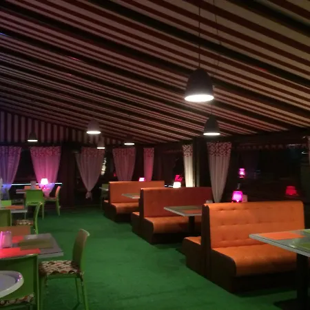 Amber & Cafe Hotel