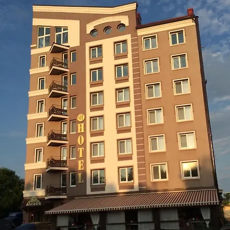 Hotel Amber & Cafe 3*