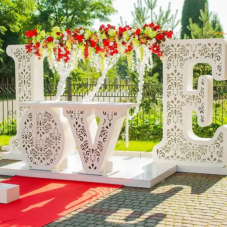 מלון Amber & Cafe Bohorodchany