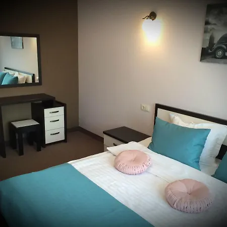 Amber & Cafe Hotel