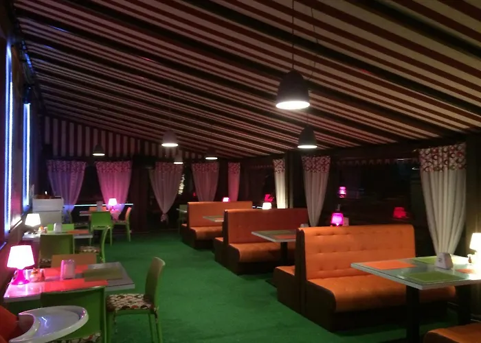 Amber & Cafe Hotel