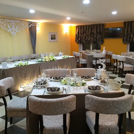 Amber & Cafe 3* Bohorodcsani